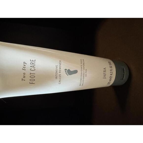 JAFRA Two Step Foot Care Intensive Callus Remover - 125ml - Picture 1 of 3